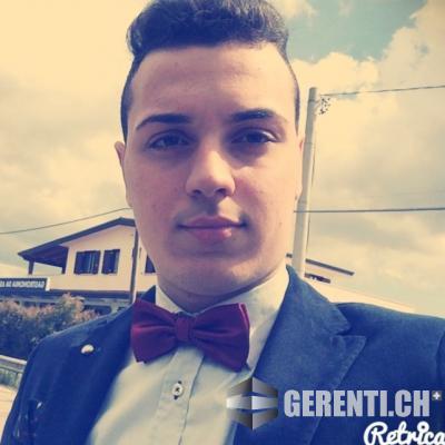Francesco - Cameriere - Donna  - 19 anni